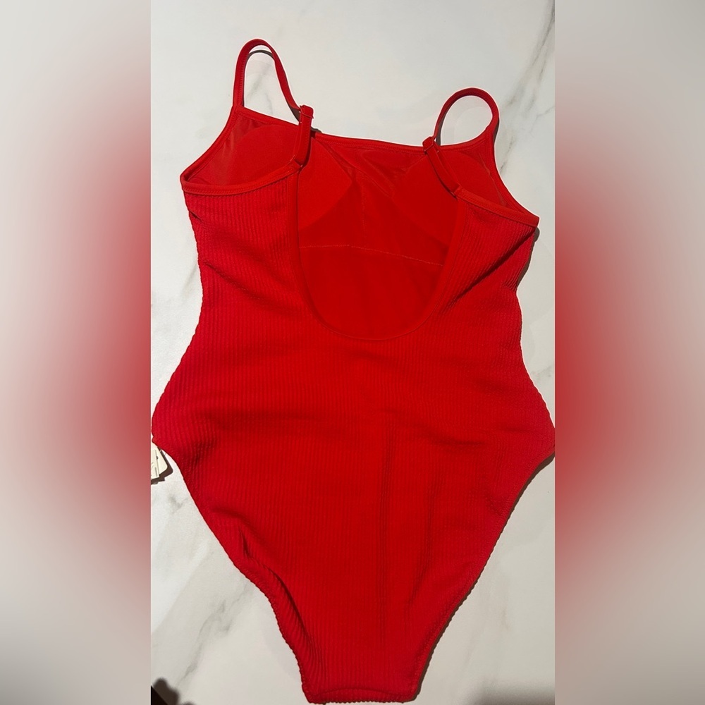 Swimsuit - Picture 3 of 7